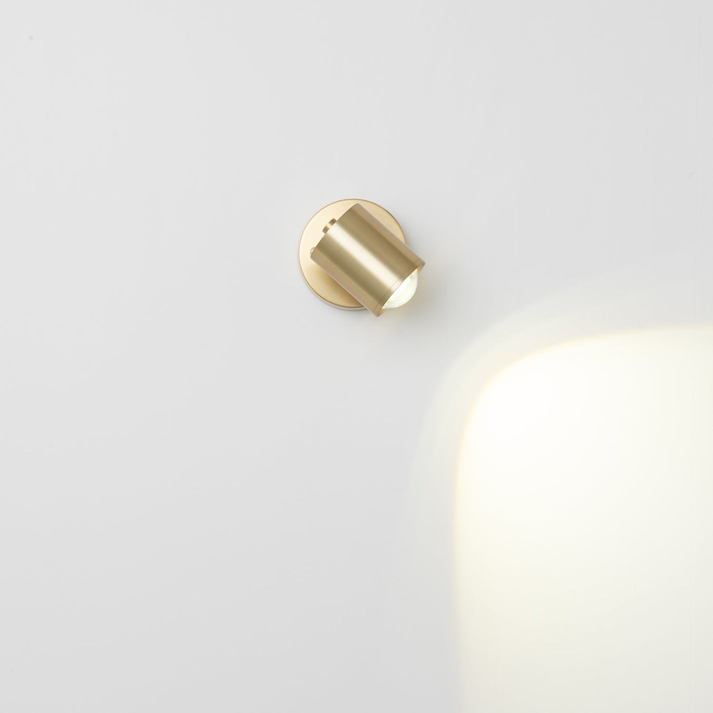 Brillora Wall Light