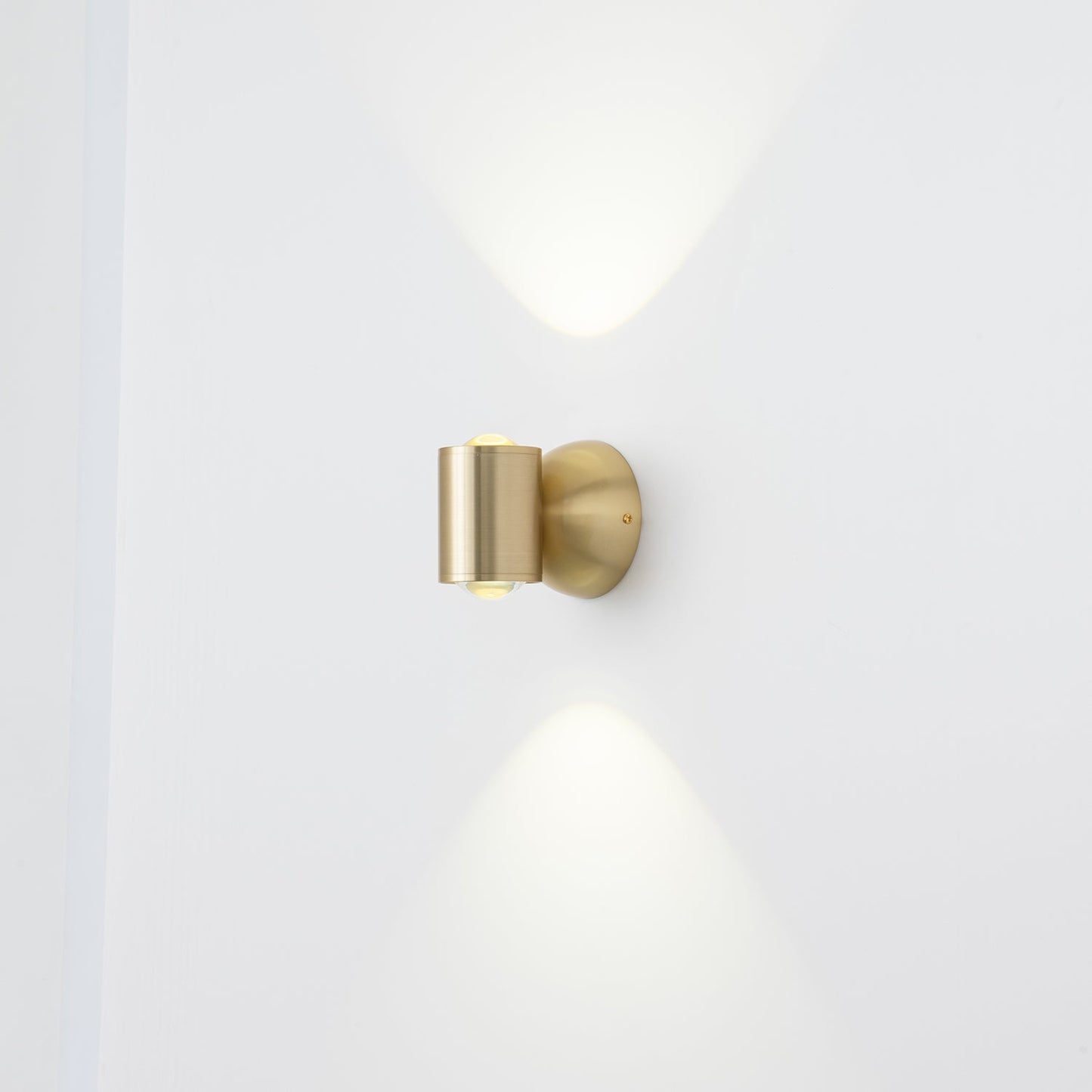 Brillora Wall Light
