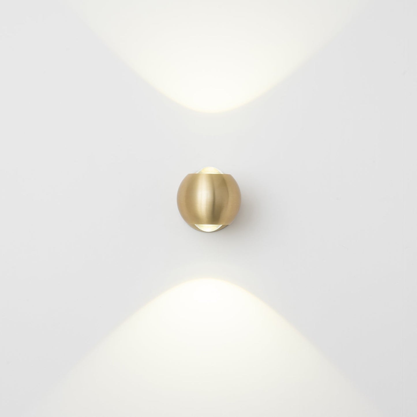 Brillora Wall Light