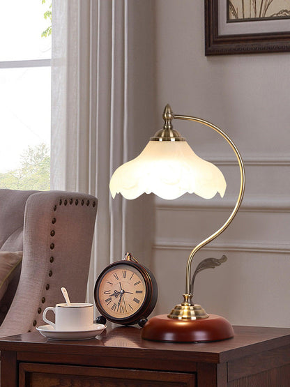 Retro Flower Table Lamp
