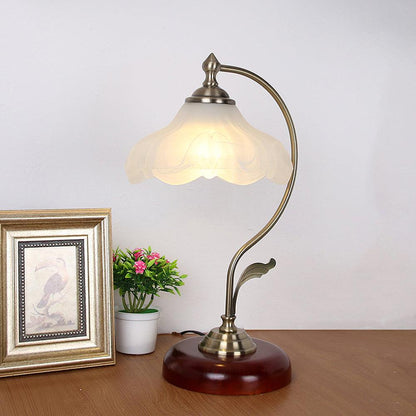 Retro Flower Table Lamp