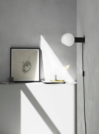 Donya Sphere Wall Lamp