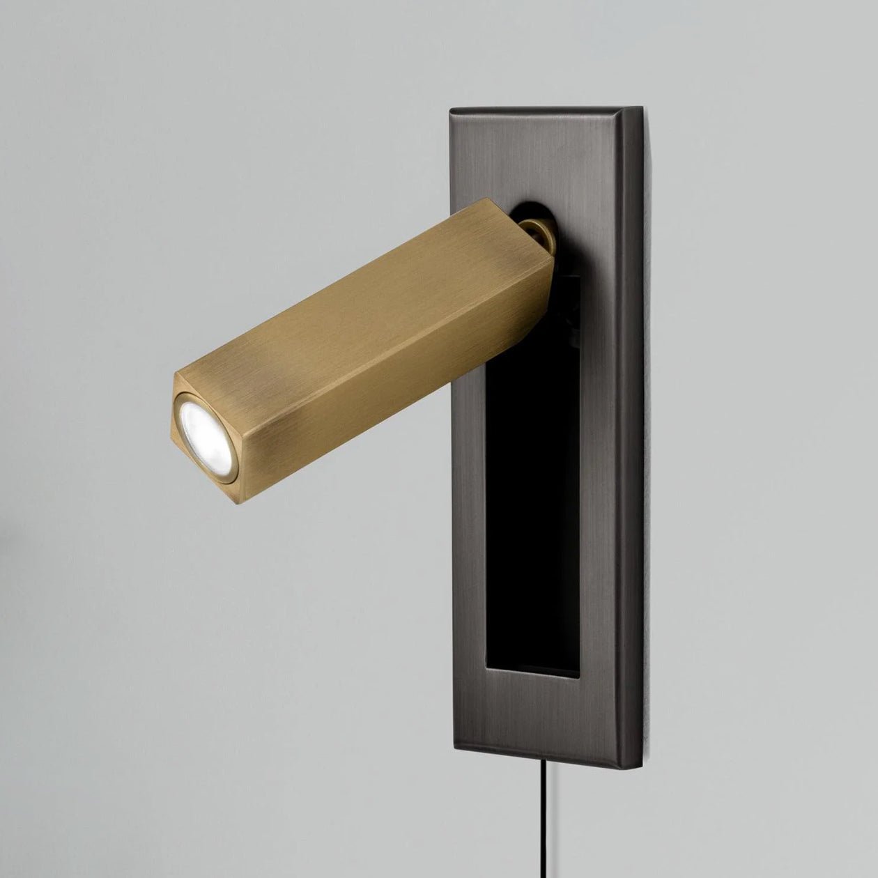 Embedded Bedside Plug-in Sconce