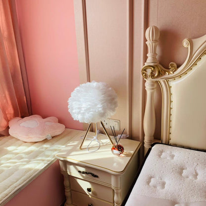 Goose Feather Table Lamp