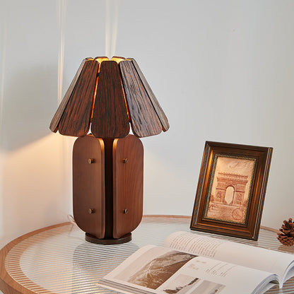 Kubec Table Lamp