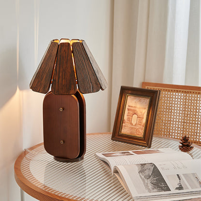 Kubec Table Lamp