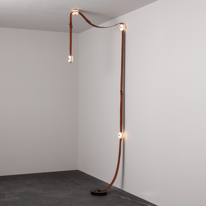 Snaps LED Floor-to-Ceiling Lamp