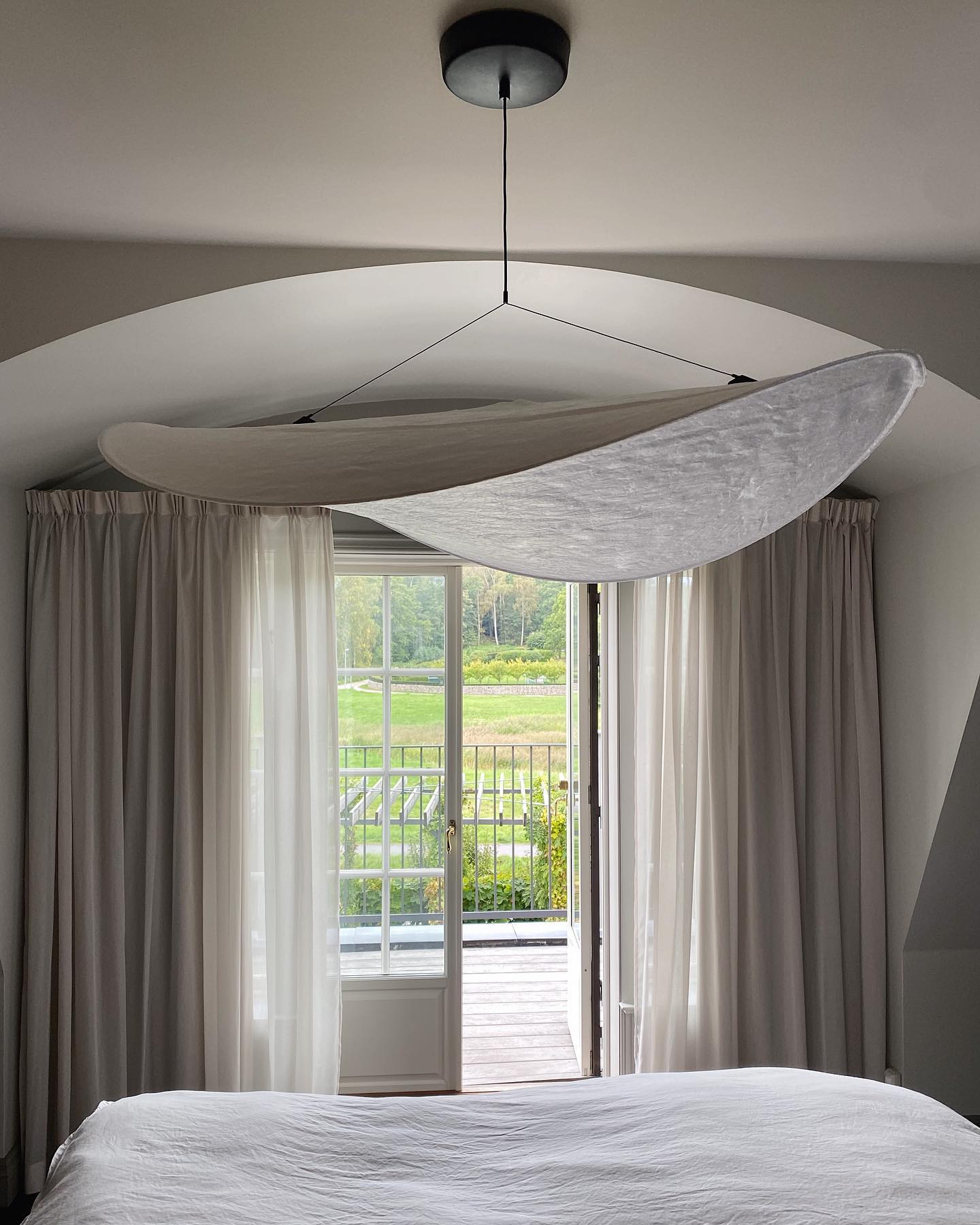 Tense Pendant Light